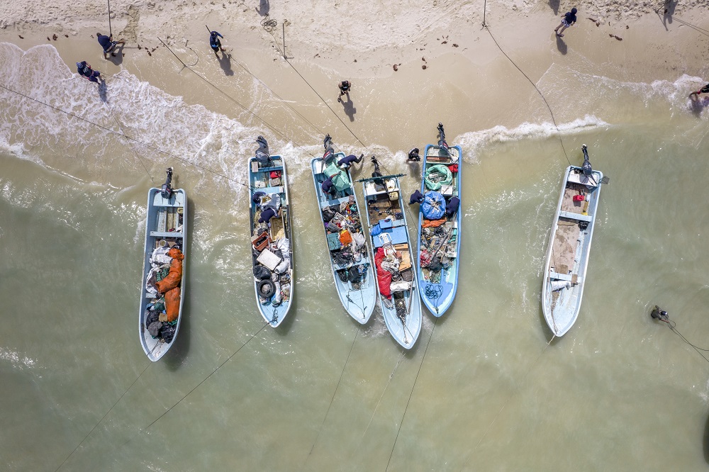 Más de 4 toneladas de desechos fueron recolectados en el Campeonato de Pesca de Plástico de Corona