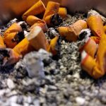 Colillas de cigarro representan 300 mil toneladas de micro plásticos vertidos al medio ambiente al año
