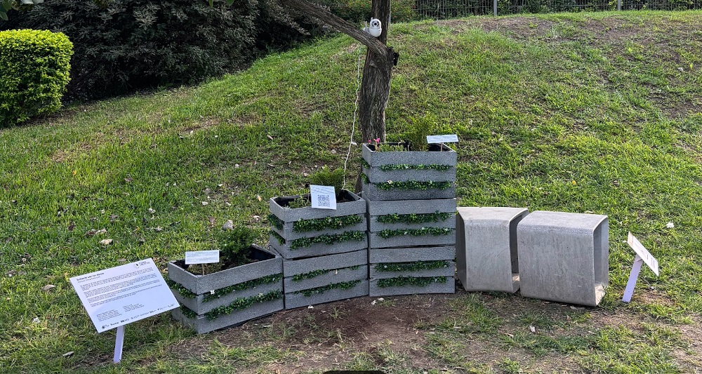 Diseñan jardín interactivo con IA que convierte señales de abejas en arte inmersivo